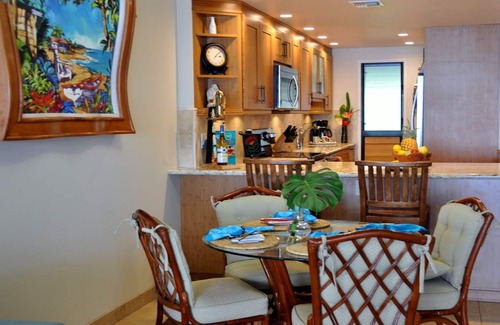 Maalaea Condominio | Inspirado en cinco estrellas - ¡RECIENTEMENTE remodelado frente al mar directo!