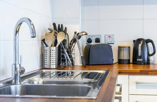 Titanic Quarter Apartamento | Five Star Panoramic and Central Apartment