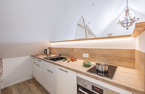 Schleswig Apartamento | Fjord berth 7 - underfloor heating, shower, balcony, garden furniture, desk
