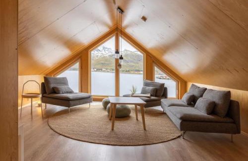 Flakstad Casa | Fjordview Ryten 1 Retreat