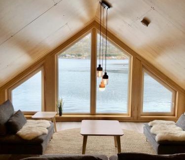 Flakstad Casa | Fjordview Ryten 1 Retreat