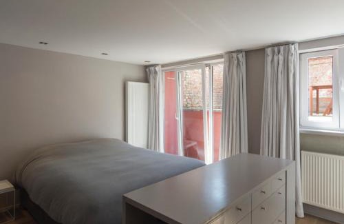 Ixelles Apartamento | Flagey Terrace Design residence