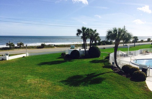 Flagler Beach Condominio | Adosado frente al mar en Flagler Beach ¡A solo pasos de la playa! LBTR # 13212