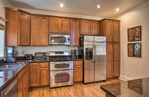 Ponderosa Trails Casa | Flagstaff Hideaway: Private Hot Tub, 4 Mi to Dtwn!