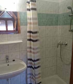 Szekesfehervar Cama Y Desayuno | Flamingó Panzió