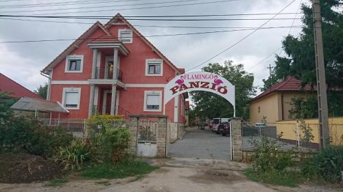 Szekesfehervar Cama Y Desayuno | Flamingó Panzió