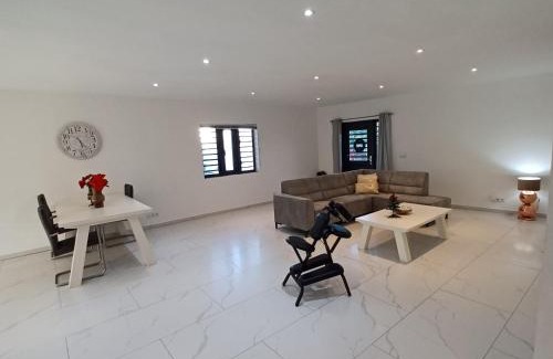 Grote Berg Apartamento | Flamingo Apartment - Regal Rentals Curacao