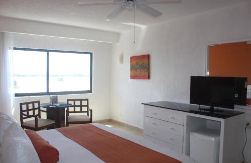Punta Cancún Hotel | Flamingo Cancun All Inclusive
