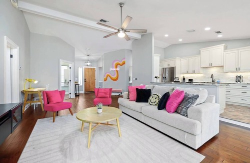 Southside Casa | Flamingo Fiesta Sleeps 10 Cool Pool Free Cancel