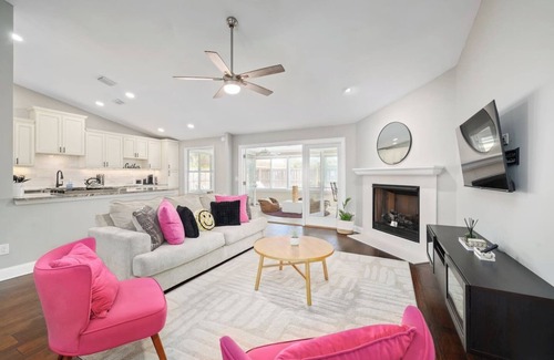 Southside Casa | Flamingo Fiesta Sleeps 10 Cool Pool Free Cancel