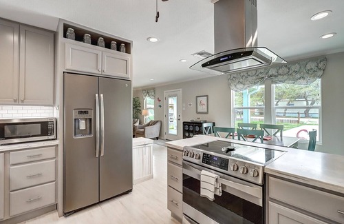Fulton Casa | Flamingo Flats 3 Bedroom Home by Redawning
