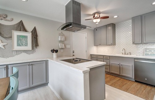 Fulton Casa | Flamingo Flats 3 Bedroom Home by Redawning