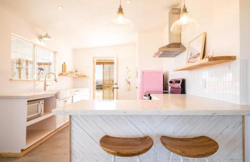 Yucca Valley Casa | Flamingo Ranch - Dreamy Desert Design with Hot Tub home