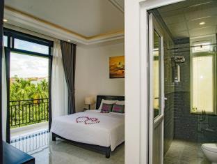 Cam Pho Villa | Flamingo Villa Homestay - Big Rooms with Balcony - Close to Hoi An Old Town 200m & Temple Bridge - Large Outside Pool for Sun Bathing