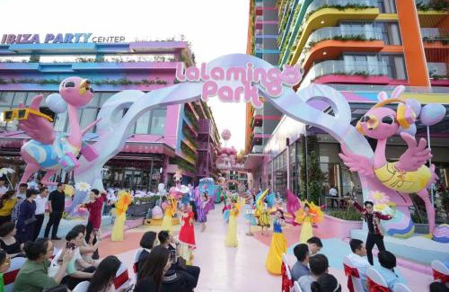 Hoang Hoa Hotel | Flamingos Ibiza Hải Tiến tầng cao nhìn trọn view biển Hải Tiến