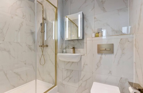 Leatherhead Apartamento | Flat 1 Saarb Apartments