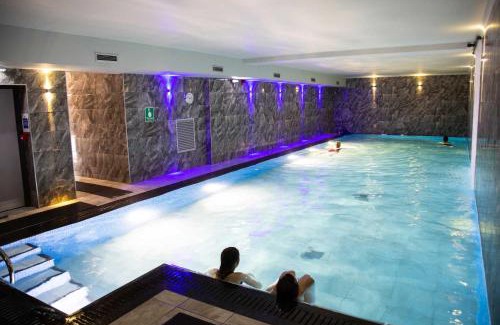 Bowness-on-Windermere Apartamento | Flat 2, The Old Antiques Warehouse - FREE off-site Health Club access with Pool, Sauna, Steam Room & Gym