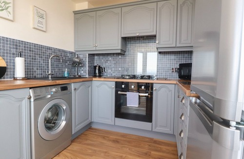 Knott End-on-Sea Cabaña | FLAT 3, SANDRIDGE COURT, romantic in Knott End-On-Sea