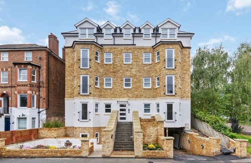 Leatherhead Apartamento | Flat 7 Saarb Apartments