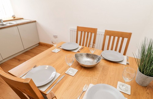 Eastgate Casa | FLAT ABOVE 27, family friendly in Bishop Auckland