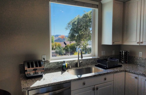 Petaluma Casa | Flat at the Cork Oak · Sunny, central, quiet flat + yard