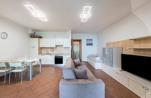 Padenghe sul Garda Apartamento | Apartamento 'Blue Lake Holiday House' con piscina, Wi-Fi y aire acondicionado