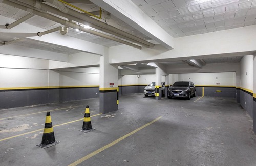 Prado Velho Apartamento | Flat completo com garagem, 2 camas de casal, perto do Centro e Jd Bot, PUC