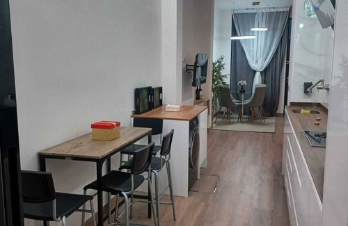 Puerta del Angel Apartamento | Apartamento El Paseo a Madrid Junto a la Casa de Campo, puerta Calle y accesible