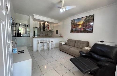 Riviera de Sao Lourenco Apartamento | Flat Estudio 220 amarílis 3 Piscinas climatizadas, carregar veiculo eletrico, Bertioga, Riviera de São Lourenço Apartamento estúdio, cozinha equipada completa, serviço de hotelaria, limpeza e trocas diária de toalhas, WI-FI 500 MB