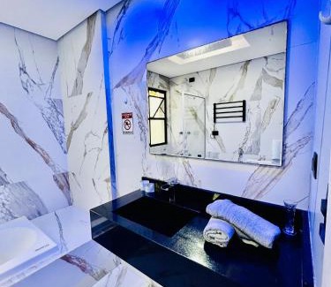Sao Vicente Apartamento | Flat -Hidromassagem privativa e Piscina a 500 mts da praia