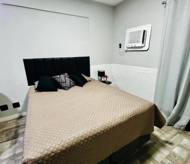 Sao Vicente Apartamento | Flat -Hidromassagem privativa e Piscina a 500 mts da praia