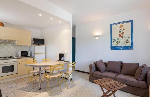 Meze Apartamento | Flat in a beautiful building with pool