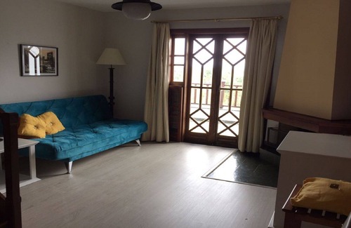 Alto do Capivari Apartamento | Piso en Campos do Jordão con Maravillosa Vistas panorámicas