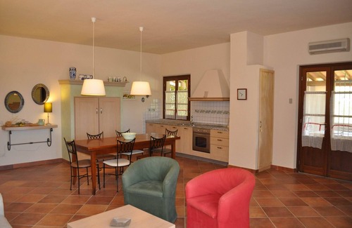 Iano Apartamento | Flat in Iano,covered terrace, A/C, village walking distance,Wi-Fi,pool, sleeps 8