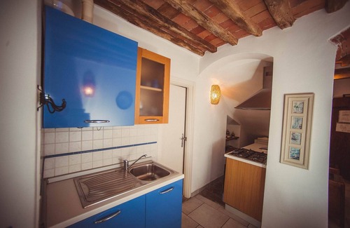 Massa Casa | Flat in Massa,balcony with stunning view,Wi-Fi,pool,e-car charging station,sl 4