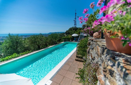 Massa Casa | Flat in Massa,balcony with stunning view,Wi-Fi,pool,e-car charging station,sl 4