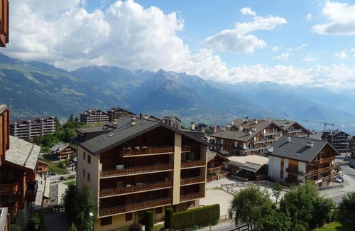 Saint-Pierre-de-Clages Apartamento | Flat in Nendaz With Ski-in/ski-out Access