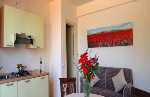 Arcevia Apartamento | Apartamento en Piticchio con Piscina y Vistas