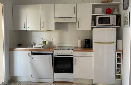 Porto Pollo Villa | Apartamento planta baja 250m Villa de la increíble vista a la playa.