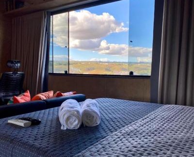 Lago Norte Apartamento | Flat Lago Norte com Vista Livre Nascente - Condomínio Piscina, Estaciomento e Portaria 24h - Cozinha Completa e Wi-Fi 400mbps