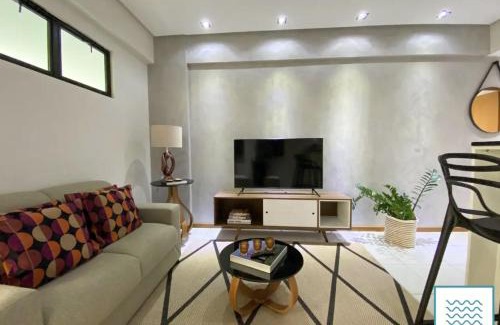 Rio Vermelho Apartamento | Flat Luxuoso-Piscina, Praia e Serviço de Camareira