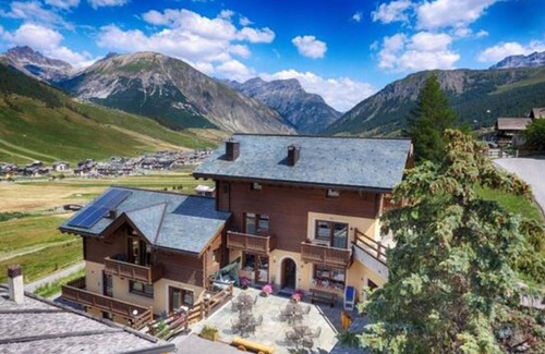 Teola Apartamento | Piso Mont dala Nef - Baita Cusini con vistas a la montaña, zona de spa y Wi-Fi