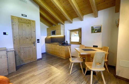Teola Apartamento | Flat Paradisin - Baita Cusini con vistas a la montaña, zona de bienestar y Wi-Fi