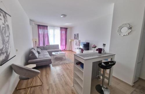 Rafajlovici Apartamento | Flat Rafailovic One minute to Beach