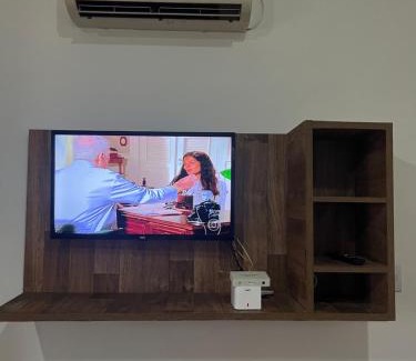 Mogi das Cruzes Casa | Flat Studio em Área central com ar condicionado e Garagem