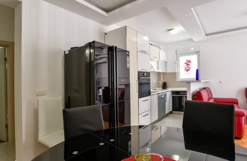 Babilonija Apartamento | Flat w Balcony 5 min to Beach Near Budva Old Town