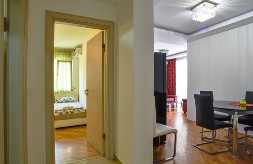 Babilonija Apartamento | Flat w Balcony 5 min to Beach Near Budva Old Town