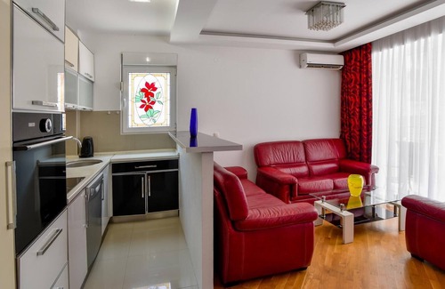 Babilonija Apartamento | Flat w Balcony 5 min to Beach Near Budva Old Town