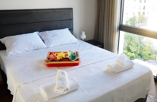 Yenisehir Apartamento | Flat w Balcony in Lefkosa, 5 min to Kyrenia Gate