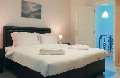 Lara Apartamento | Flat w Pool, Balcony 10 min to Beach in Antalya